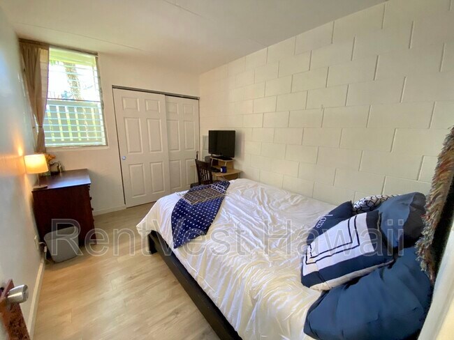 Building Photo - 95-021 Kuahelani Ave