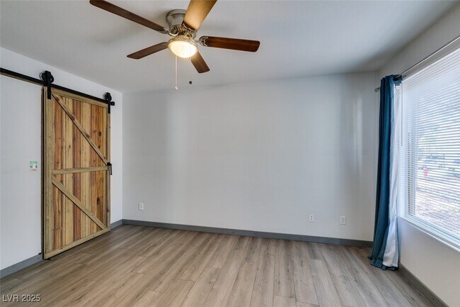 Building Photo - 3168 Tarpon Dr