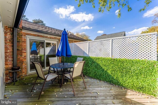 Building Photo - 3867 Chesterbrook Rd