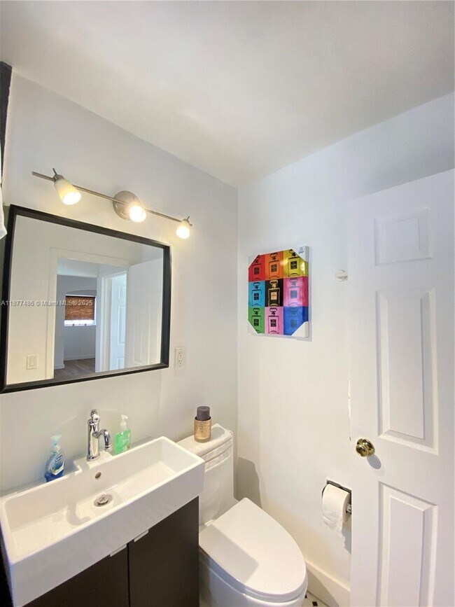 Building Photo - 1205 Marseille Dr