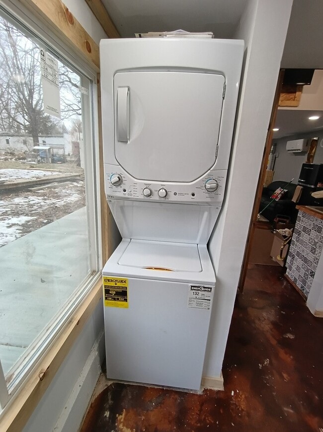 Building Photo - 1125 Molitor Rd