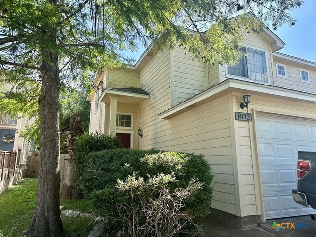 Building Photo - 802 Sagewood Trail