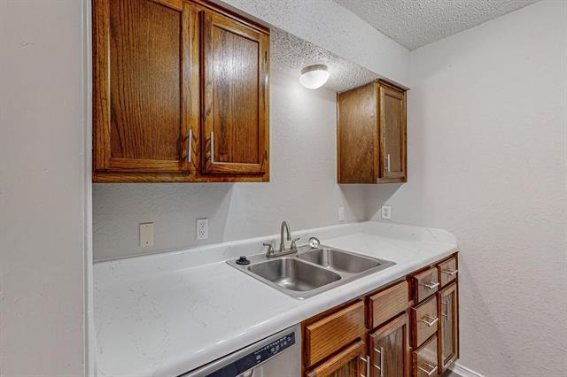 Building Photo - 420 Lucille St