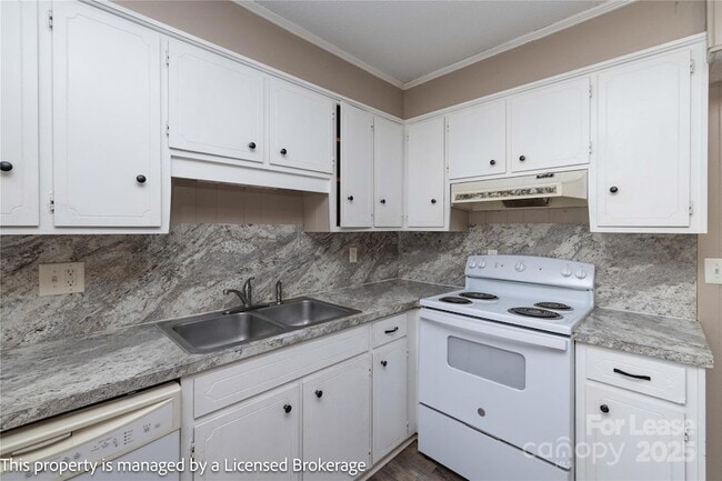 Building Photo - 132 Brentwood Dr