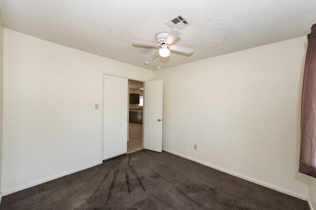 Building Photo - 4598 W 18th Ln
