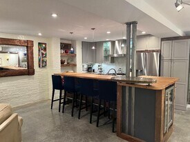 Building Photo - 917 Constitution Ave NE