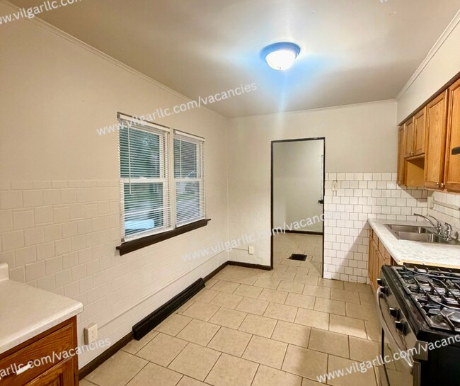 Building Photo - 4201 Georgia St