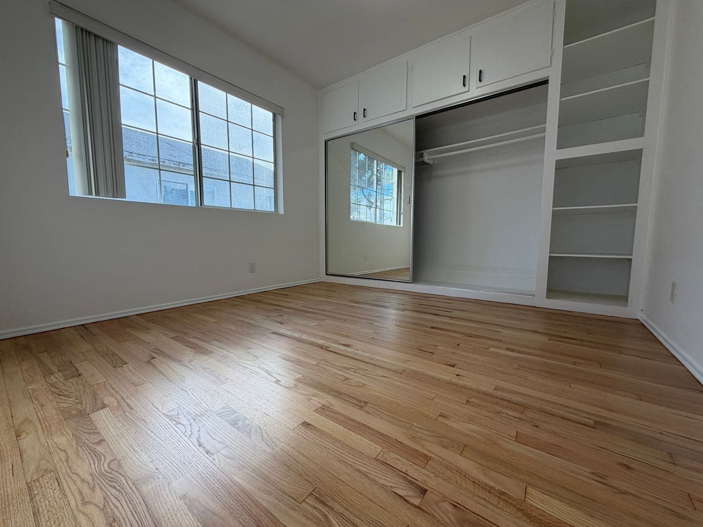 Building Photo - 2004 19th St