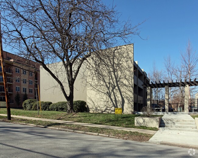 Building Photo - Casa Royale Condos