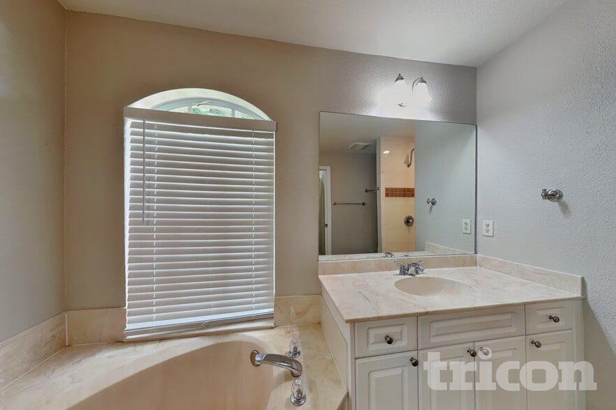 Building Photo - 4251 Galvin Ln