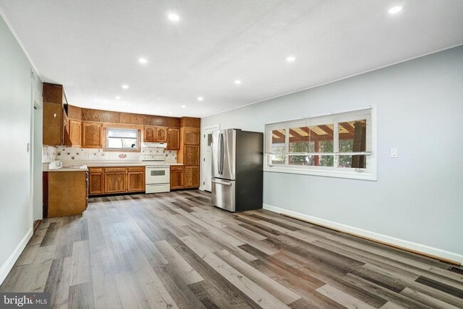 Building Photo - 6226 20th Ave