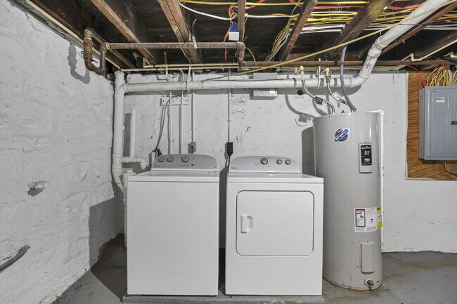 Building Photo - Stunning Restored 4BR Home Steps from Goodale Park & the Short North