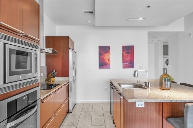 Building Photo - 4471 Dean Martin Dr