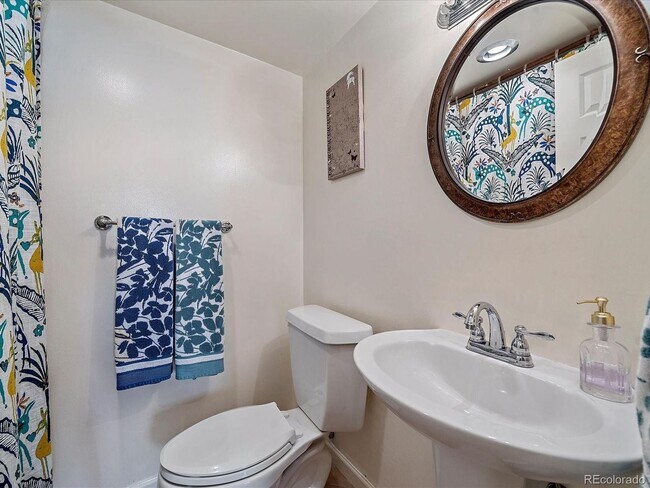 Building Photo - Condo 1Bed 1Bath - Long Realty and Property Management