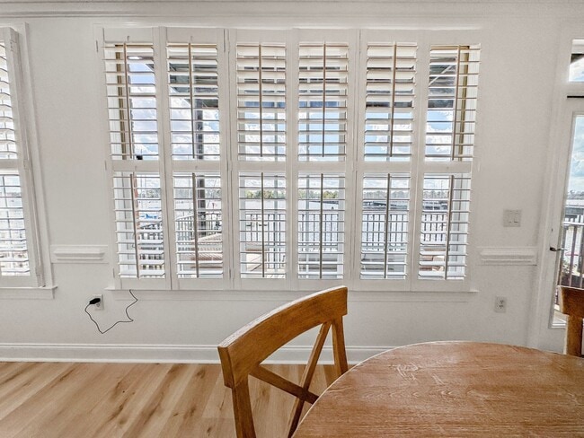 Building Photo - Fully Furnished Waterfront Elegance on Mai...