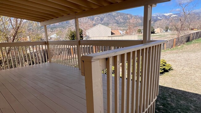 Building Photo - Newly Remodeled 3 Bedroom with Great View!