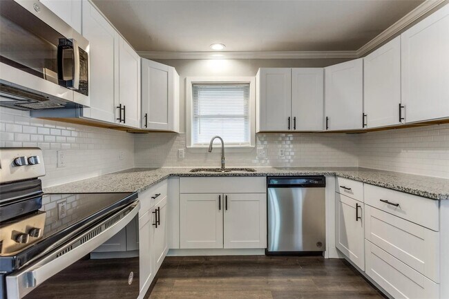 Building Photo - 4018 Western Cir
