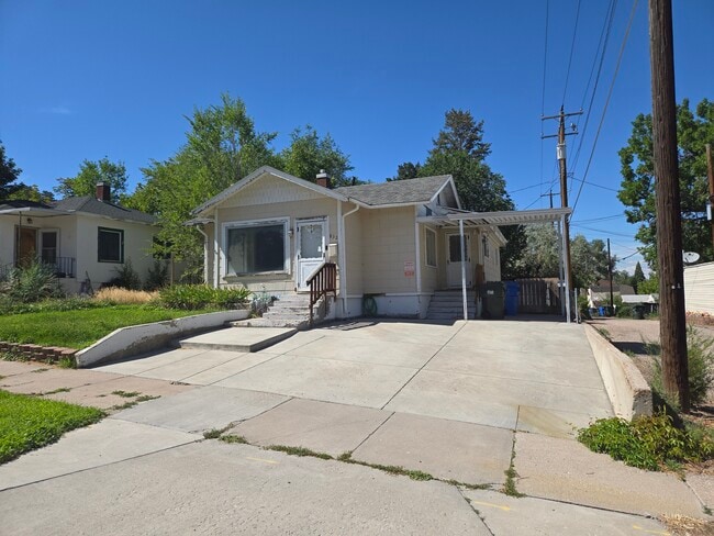 Building Photo - 832 W Fremont St