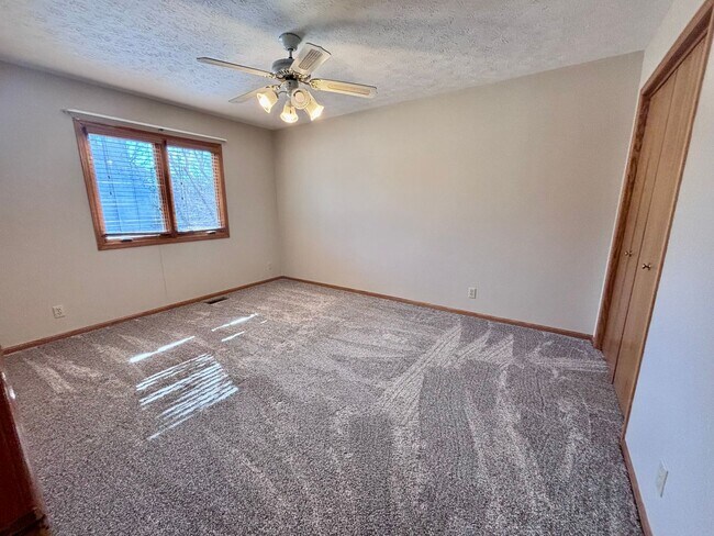 Building Photo - 16306 Lafayette Ave