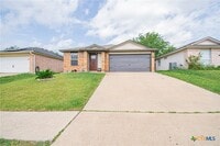 Building Photo - 1213 Fox Creek Dr