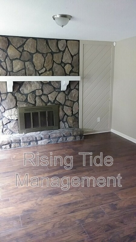 Building Photo - 3130 Sleepy Hollow Dr