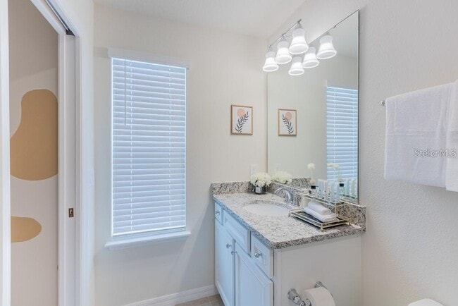 Building Photo - 7215 Oakmoss Loop