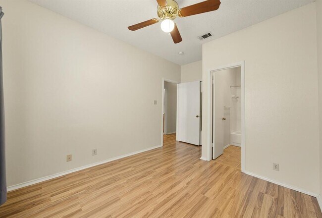 Building Photo - 2804 Rio Grande St