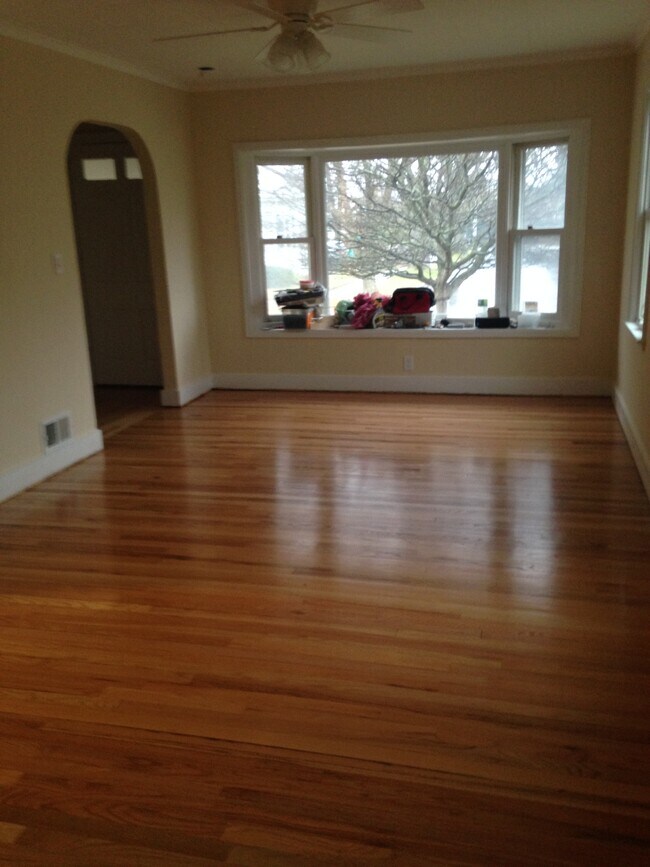 Livingroom - 47 Thibault Pky