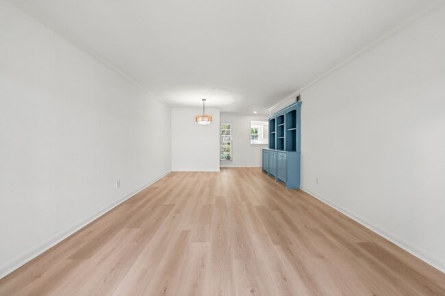 Building Photo - 12966 Trail Hollow Dr