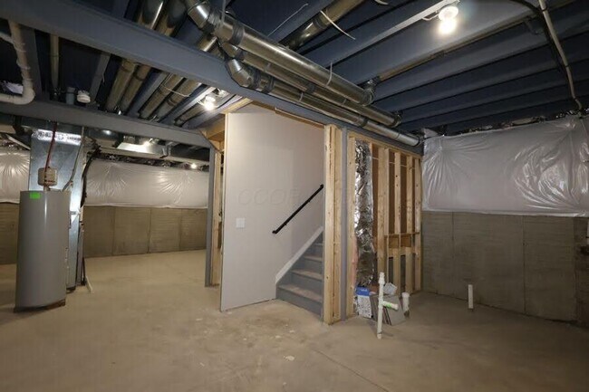Building Photo - 1717 Longhill Dr
