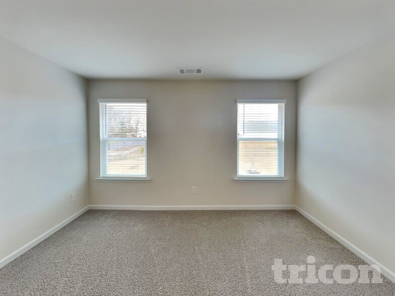 Building Photo - 264 Oliver Dr