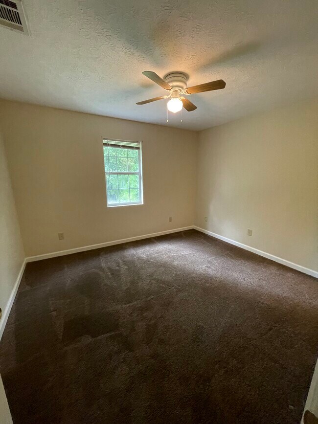 Guest bedroom - 2930 Lee Rd 430