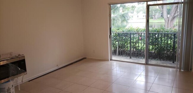 Building Photo - 111 Gardens Dr