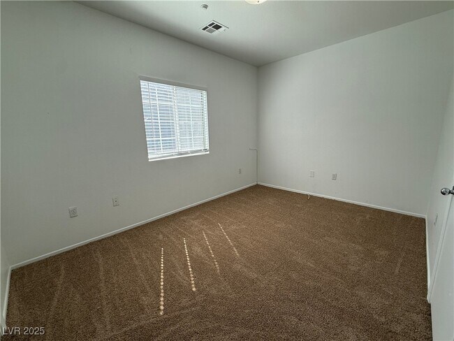 Building Photo - 5975 Barbosa Dr