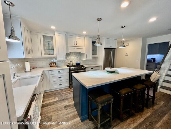 Building Photo - 218 Marine Pl