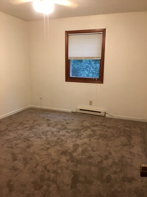 Bedroom - 134 Flintridge Dr