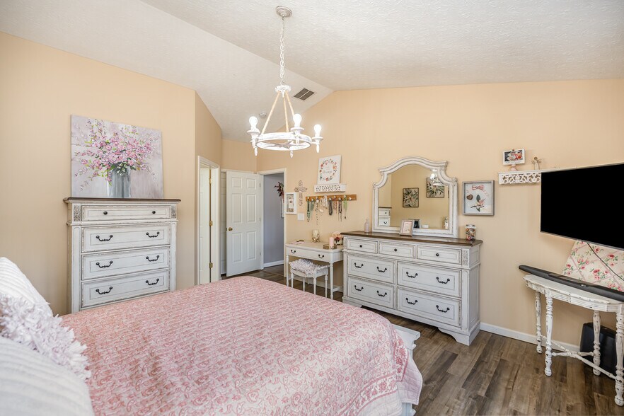 Building Photo - 451 Indian Lake Dr