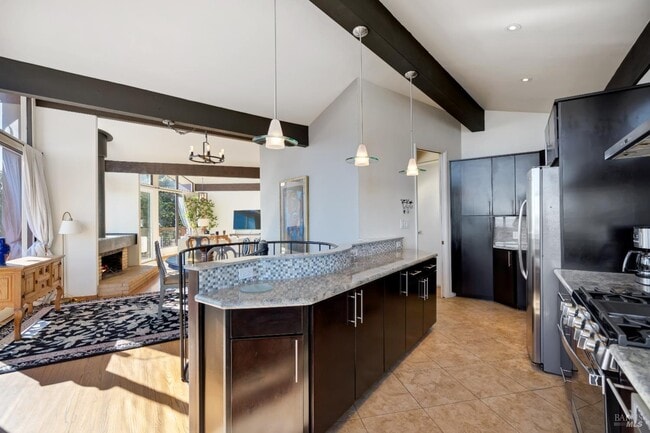 Building Photo - 80 Monte Cimas Ave