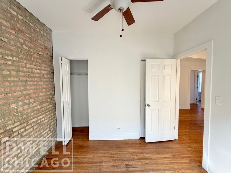 Building Photo - 7033 N Sheridan Rd