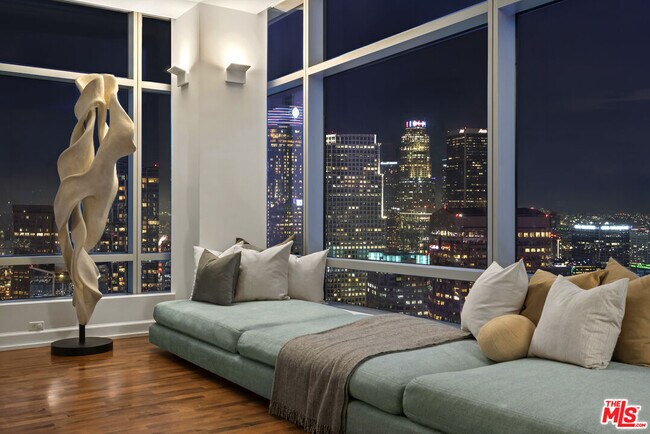 Building Photo - 900 W Olympic Blvd