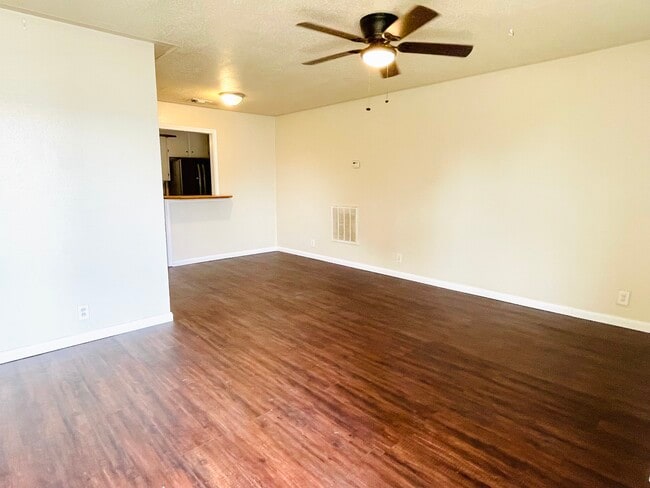 Building Photo - 5905 Hugo Dr