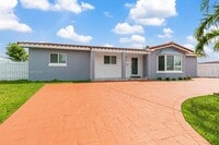 Building Photo - 2131 SW 98th Pl