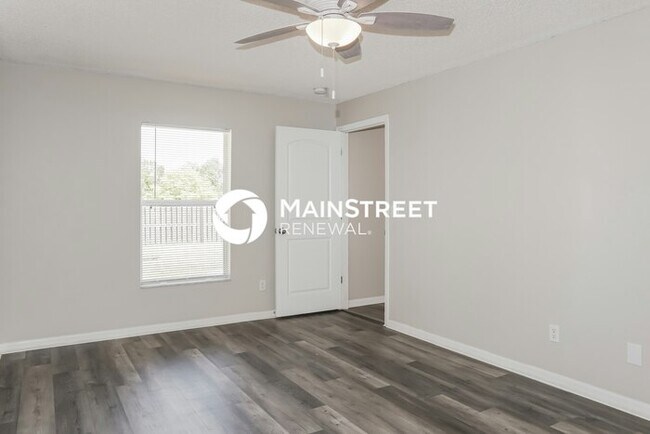 Building Photo - 3 Bedroom Pet-Friendly Home in MELBOURNE, FL with Main Street Renewal