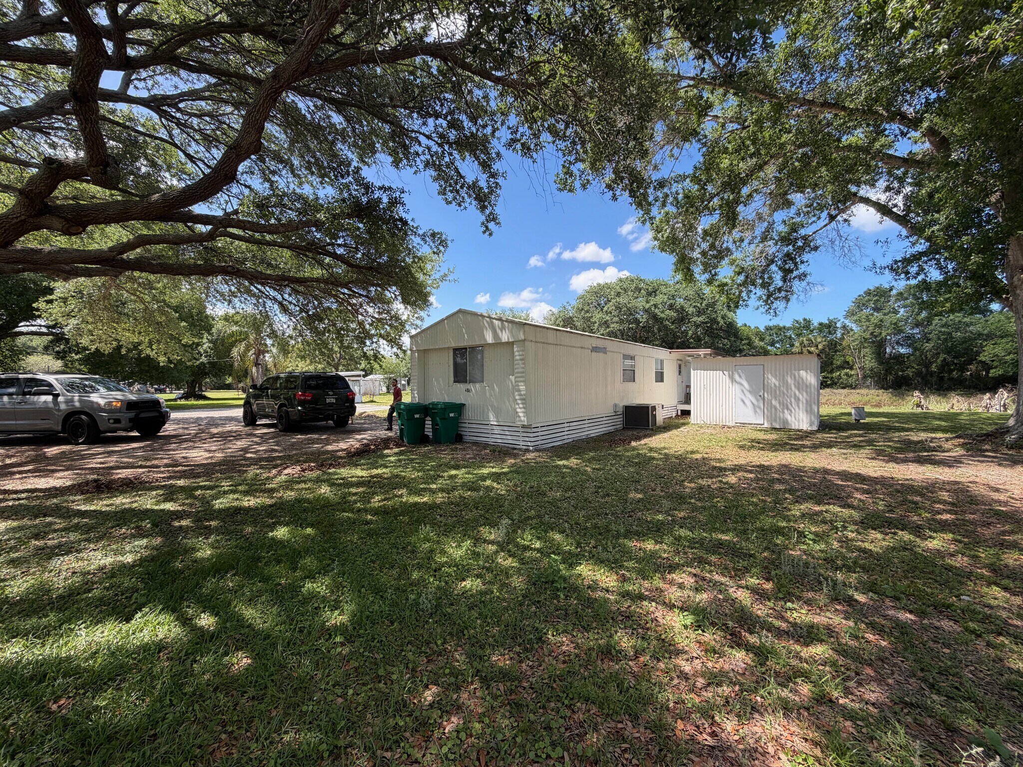 Building Photo - 4865 NW 27th St