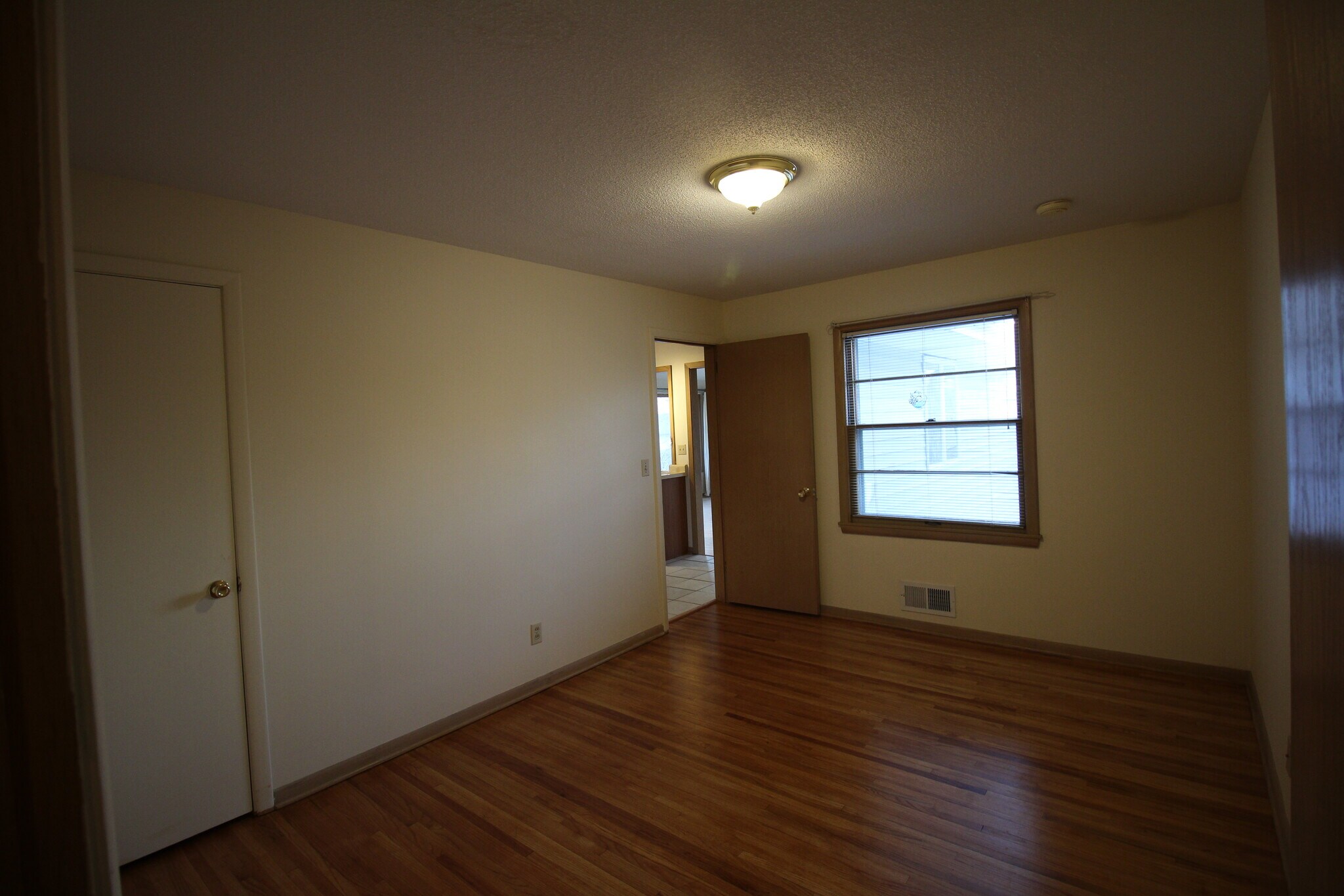 Building Photo - 6310 Vincent Ave S