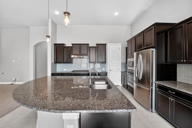 Building Photo - 21413 Hines Ln