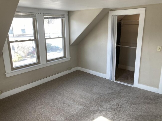 Building Photo - 27 Grove St