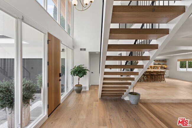 Building Photo - 4401 Pampas Rd