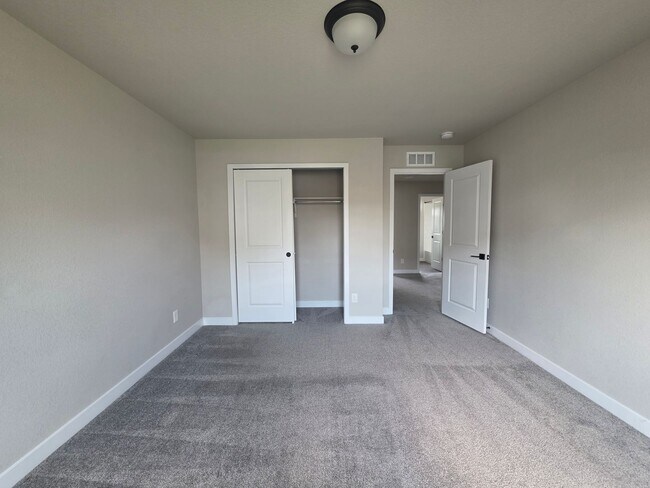 Building Photo - 10429 Luneth Dr