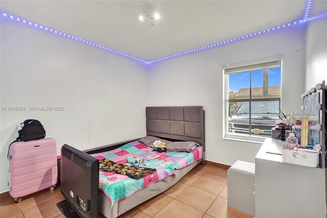 Building Photo - 898 NW 131st Ave